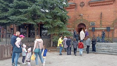 "Незламні українки": у Житомирі відкрили виставку десятирічної Марти Грицанюк "Незламні українки": у Житомирі відкрили виставку десятирічної Марти Грицанюк