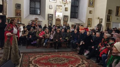 У Полтаві збирали допомогу для тероборони під час "Різдвяного вечора по-волонтерськи"