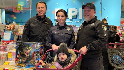 Діти, акція, Тернопіль, Різдво, подарунки