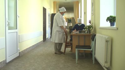 Готові розпочати страйк: 10 лікарень на Хмельниччині не отримали ковідних доплат
