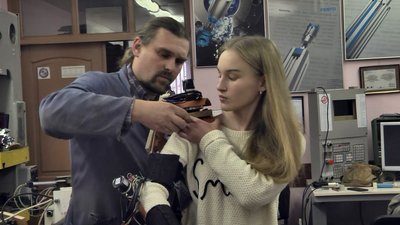 Школярка з Луцька розробляє робота-аватара для розміновування територій Школярка з Луцька розробляє робота-аватара для розміновування територій