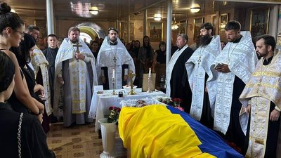 На Закарпатті попрощалися із полеглим на війні Віталієм Марком На Закарпатті попрощалися із полеглим на війні Віталієм Марком