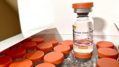 Кого і коли щепитимуть вакциною CoronaVac на Харківщині: інформація ОДА