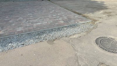 Пересування людей на кріслах колісних: реалії доступності в Житомирі Пересування людей на кріслах колісних: реалії доступності в Житомирі