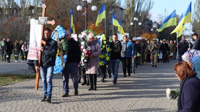 У Покрові на Дніпропетровщині попрощалися з військовим Сергієм Шульгою У Покрові на Дніпропетровщині попрощалися з військовим Сергієм Шульгою