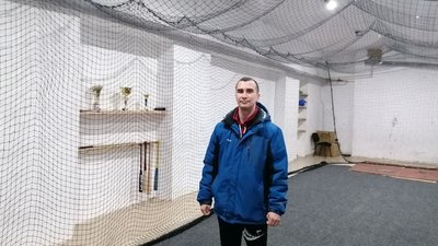 Мокро і смердить. У Кропивницькому затопило підвал, який мешканці використовують як укриття Мокро і смердить. У Кропивницькому затопило підвал, який мешканці використовують як укриття