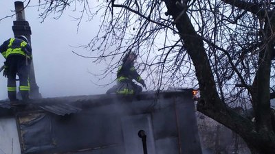 У Золотому-4 горів житловий будинок: причину з'ясовують