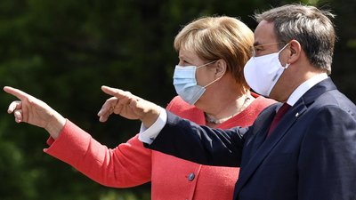 Канцлерка Ангела Меркель і голова партії ХДС Армін Лашет, якого вона підтримала