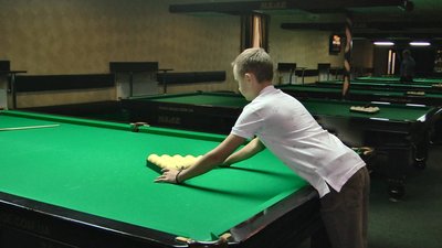 Хмельниччина: як тренується та про що мріє наймолодший чемпіон України з більярду, Фото: Суспільне Хмельниччина: як тренується та про що мріє наймолодший чемпіон України з більярду, Фото: Суспільне