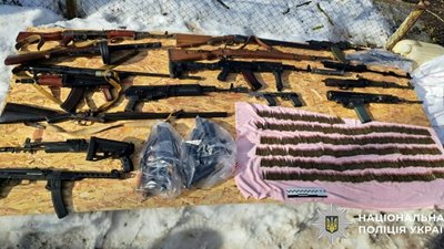Зброя, яку вилучили правоохоронці