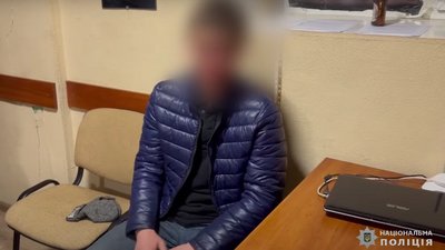 В Одесі на сходовому майданчику виявили тіло чоловіка: підозрюваного у вбивстві затримали