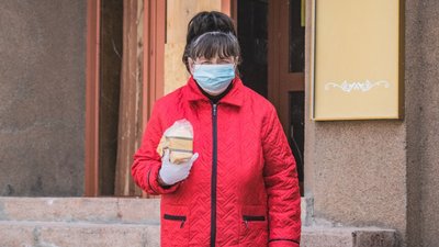 У Миколаєві та навколишніх громадах людям безкоштовно роздаватимуть хліб У Миколаєві та навколишніх громадах людям безкоштовно роздаватимуть хліб