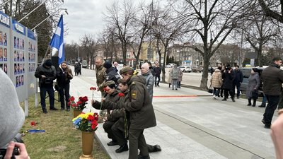 У Кременчуці вшанували пам’ять Героїв Небесної Сотні У Кременчуці вшанували пам’ять Героїв Небесної Сотні