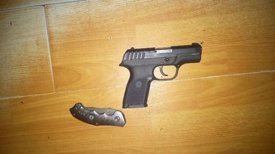 Маскувалися під поліцейських: на Чернігівщині затримали підозрюваних у нападі на пенсіонера