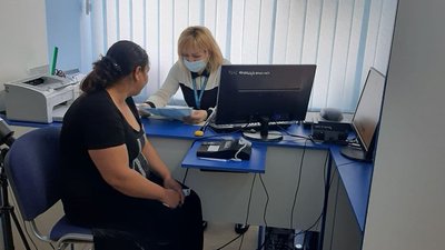 37 років без громадянства: сумчанка вперше у житті отримає документи, завдяки змінам до законів