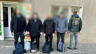На Одещині затримали шістьох чоловіків, які намагались незаконно перетнути кордон