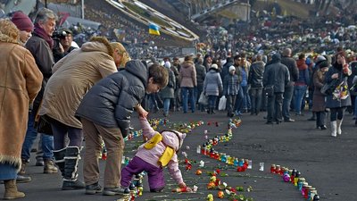 Хлопця, який справив природну потребу на алеї Небесної сотні, відрахували з університету