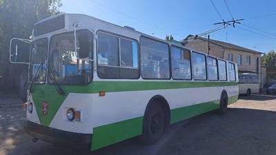 Відновлений тролейбус "ЗіУ" старого зразка, якому 30 років, 8 вересня 2023 Відновлений тролейбус "ЗіУ" старого зразка, якому 30 років, 8 вересня 2023