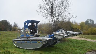 Техніка для очищення та поглиблення водойм: до Звягеля на Житомирщині прибула машина-амфібія "TRUXOR" Техніка для очищення та поглиблення водойм: до Звягеля на Житомирщині прибула машина-амфібія "TRUXOR"