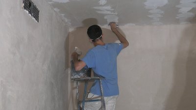 На Прикарпатті волонтери БУР-табору ремонтують підвал школи для вимушених переселенців На Прикарпатті волонтери БУР-табору ремонтують підвал школи для вимушених переселенців