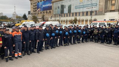 На Харківщину приїхали 150 рятувальників з інших регіонів — вони працюватимуть на деокупованих територіях На Харківщину приїхали 150 рятувальників з інших регіонів — вони працюватимуть на деокупованих територіях