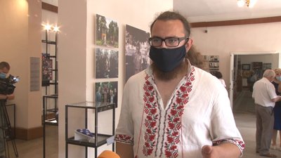 Виставку "Нью-Йорк - Іловайськ: вибір" презентували у Тернополі Виставку "Нью-Йорк - Іловайськ: вибір" презентували у Тернополі