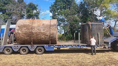 Цистерни з газовим конденсатом