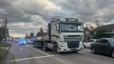 ДТП, Івано-Франківськ, вантажівка, фура, перехожий, пішохід, лікарня, аварія