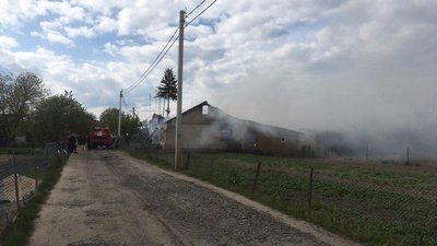 У волинському райцентрі горить колишній гуртожиток. Людей евакуювали У волинському райцентрі горить колишній гуртожиток. Людей евакуювали