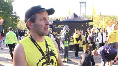 "Дика гонка": учасники забігу в Житомирі збирали кошти на авто для військових "Дика гонка": учасники забігу в Житомирі збирали кошти на авто для військових
