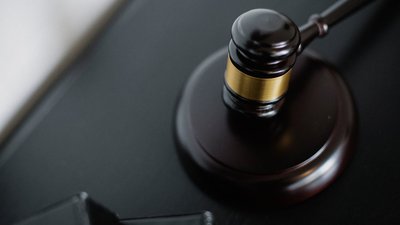 Поїхала з Києва до Криму отримати паспорт Росії: суд РФ засудив жінку до 15 років колонії