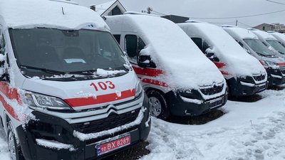Для Херсона закупили вісім сучасних машин "швидкої допомоги" — МОЗ