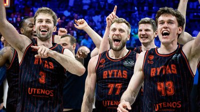 Гравці "Рітас" після перемоги в баскетбольній Лізі чемпіонів 2025/26