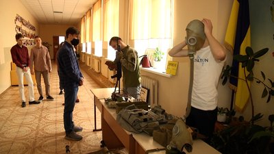 До Дня пам'яті та примирення у житомирській школі провели "Уроки звитяги" До Дня пам'яті та примирення у житомирській школі провели "Уроки звитяги"