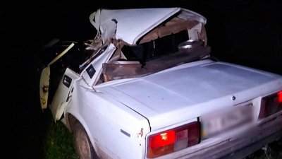 Неподалік Полтави сталася аварія: травмовані двоє чоловіків Неподалік Полтави сталася аварія: травмовані двоє чоловіків