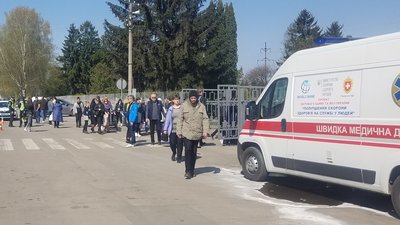 Провідна неділя у воєнний час: як це відбувається у Рівному Провідна неділя у воєнний час: як це відбувається у Рівному