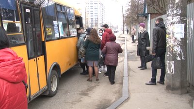 Зупинка "Поліклініка № 4" у Полтаві Зупинка "Поліклініка № 4" у Полтаві