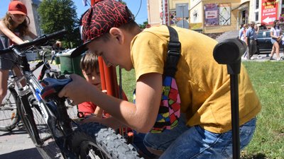 На Тернопільщині встановили першу вуличну веломайстерню На Тернопільщині встановили першу вуличну веломайстерню