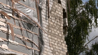 Обстріляний росіянами шестиквартирний будинок у Старому Білоусі у Чернігові: хто заплатить за обстеження Обстріляний росіянами шестиквартирний будинок у Старому Білоусі у Чернігові: хто заплатить за обстеження