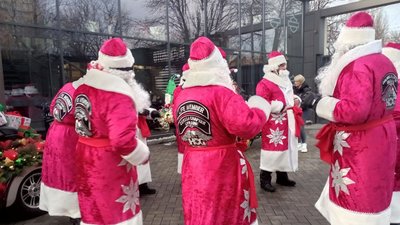 В Одесі стартував святковий автопробіг Дідів Морозів В Одесі стартував святковий автопробіг Дідів Морозів