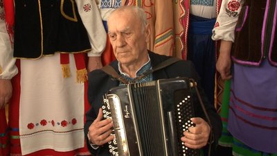 Фольклорний колектив "Надвечір'я" з Черкащини допомагає ЗСУ Фольклорний колектив "Надвечір'я" з Черкащини допомагає ЗСУ