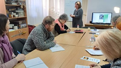 Навчають української мови, допомагають армії та переселенцям. Бібліотека в Дніпрі працює як волонтерський осередок Навчають української мови, допомагають армії та переселенцям. Бібліотека в Дніпрі працює як волонтерський осередок