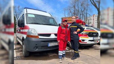 Чергування довжиною в півтора місяця: історія фельдшерки, яка рятувала людей з-під завалів на Чорновола Чергування довжиною в півтора місяця: історія фельдшерки, яка рятувала людей з-під завалів на Чорновола