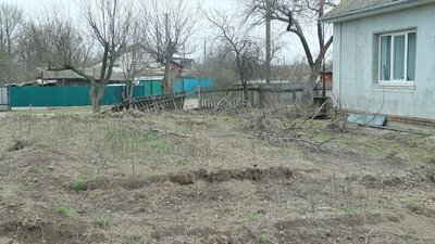 Росіяни ламали паркани, заїжджали у двори Росіяни ламали паркани, заїжджали у двори