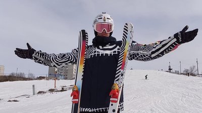 На Тернопільщині двоє хлопців оновлюють старі лижі На Тернопільщині двоє хлопців оновлюють старі лижі