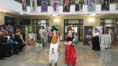 “Це ексклюзивне видання”. Керівниця сумської дизайн-студії "ART'elь moda" представила однойменну фотокнигу “Це ексклюзивне видання”. Керівниця сумської дизайн-студії "ART'elь moda" представила однойменну фотокнигу