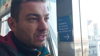 "Наші собаки тримають нас у тонусі". Короткі історії з вокзалу під час евакуації "Наші собаки тримають нас у тонусі". Короткі історії з вокзалу під час евакуації
