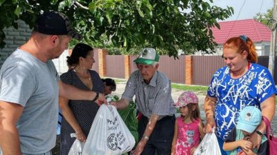 Миколаївські волонтери роздали продуктові набори