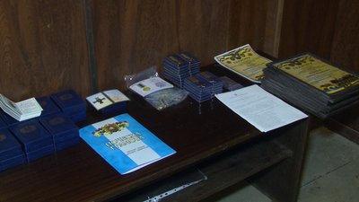 Понад сотню нагрудних знаків і подяк вручили волонтерам та військовим у Черкасах Понад сотню нагрудних знаків і подяк вручили волонтерам та військовим у Черкасах