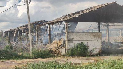 Війська РФ двома ракетами поцілили в агрокомплекс на Дніпропетровщині: одна людина поранена. Нові подробиці